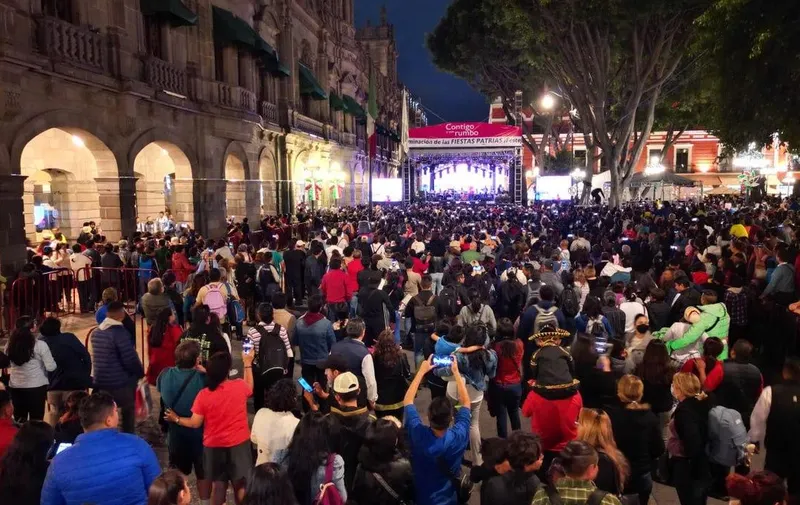 ayuntamiento-puebla-encendido-luces-fiestas-patrias