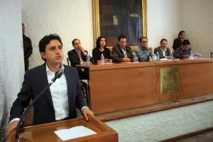 Espinosa condena como traición aval a reforma energética