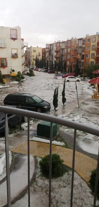 Tormenta con granizo azota diferentes puntos de Puebla