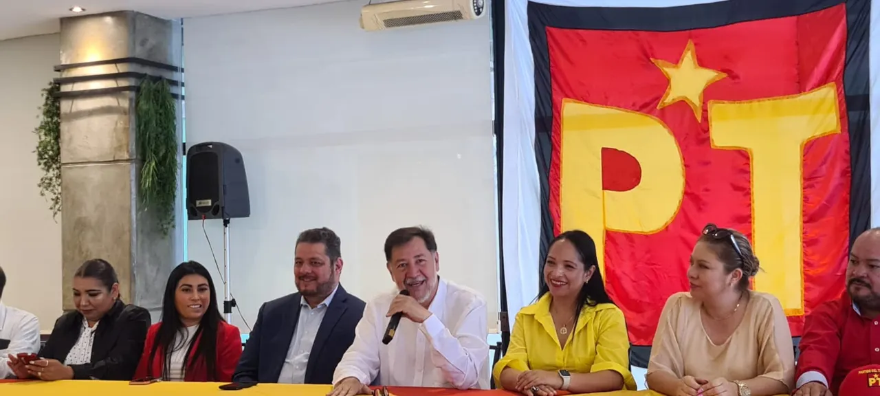 Gerardo Fernández Noroña visita Puebla