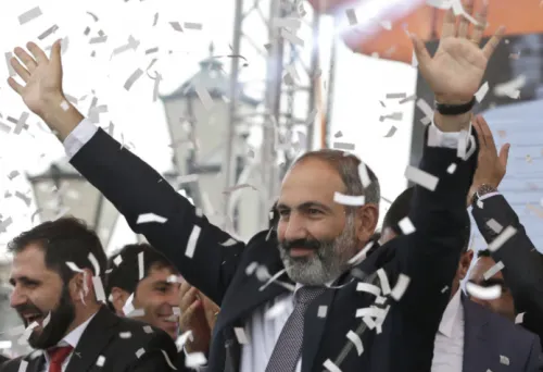 Líder opositor es elegido como primer ministro de Armenia