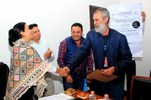 Reciben siete unidades de producción acuícola certificación por buenas prácticas de Senasica