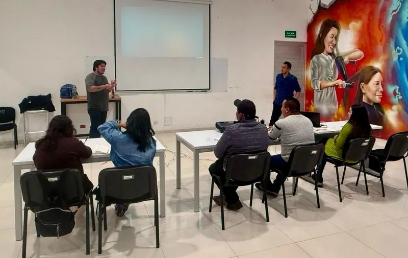 SEDIF previene deserción escolar y rezago estudiantil mediante cursos y talleres