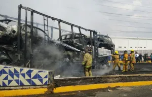 En acciones inmediatas bomberos sofocan indencio de nodriza