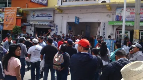 Video: Amenazan habitantes de Texmelucan con tomar la presidencia