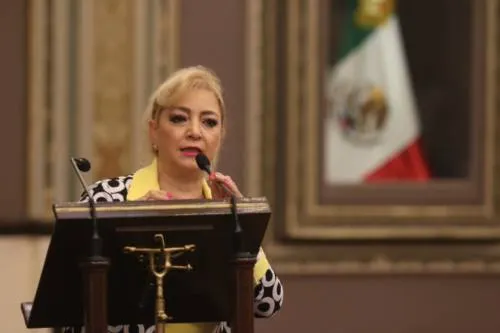 Aprueban exhorto al titular del Ejecutivo para suspender evaluación docente en Puebla