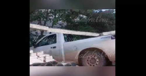 Menor choca camioneta de SEDESOL en Izúcar