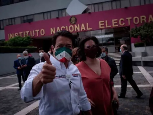 Aprueba INE 71 candidaturas a la dirigencia de Morena