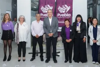 Pepe Chedraui recorre la galería “Pasos de Valentía” por el Día Internacional de la Mujer