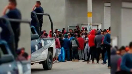 Linchan a presunto ladrón en la Central de Abasto de Huixcolotla