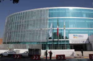 Detienen a sujeto acusado de robar de 100 mil pesos