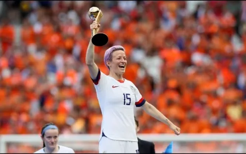 Rapinoe reclama igualdad salarial tras ganar el Mundial femenil