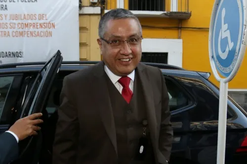 Faltan mil 200 despedidos del estado, por determinar su situación legal
