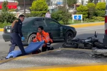 Derrapa en su motocicleta y pierde la vida en la zona de la China Poblana