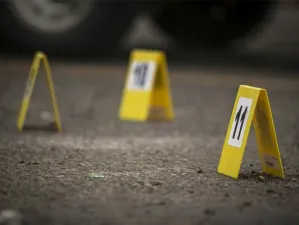 Dejan afuera de una tienda hielera con cuatro cabezas en Acapulco