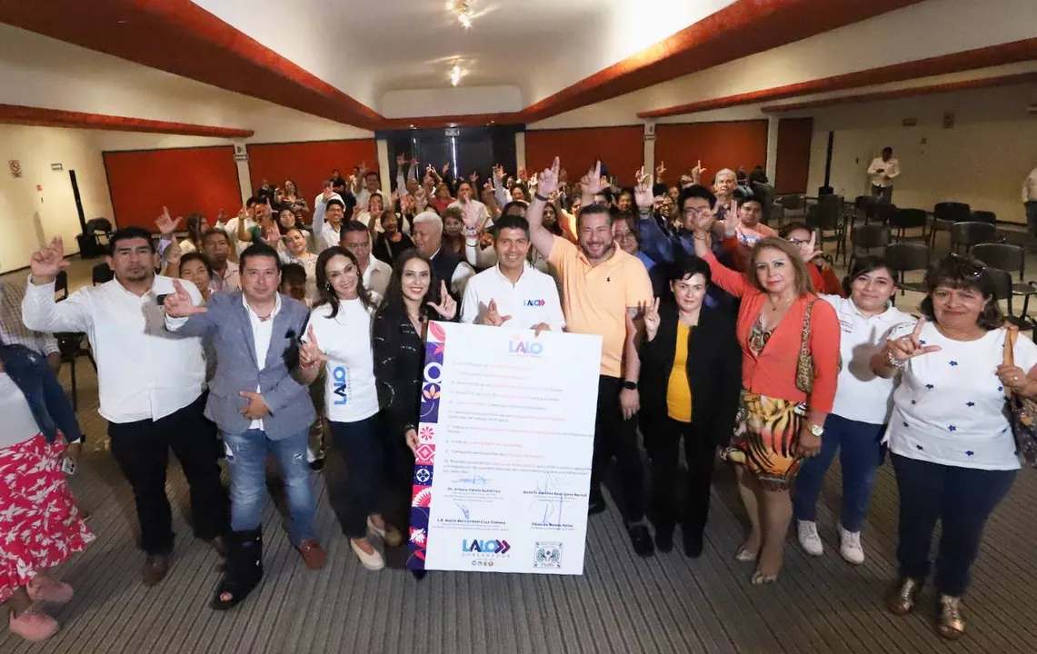 Eduardo Rivera firma acuerdo por la salud renal