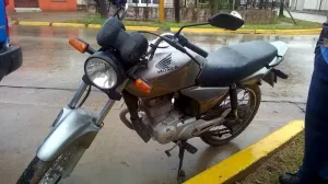 En Tehuacán detienen a hombre con moto robada