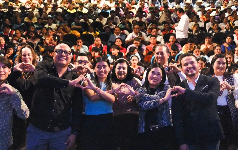 Juventudes de Puebla llevan la danza folclórica al escenario en concurso estatal