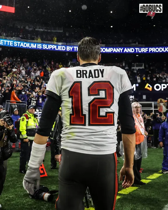 Tom Brady se convirtió en el líder histórico de yardas aéreas en la NFL