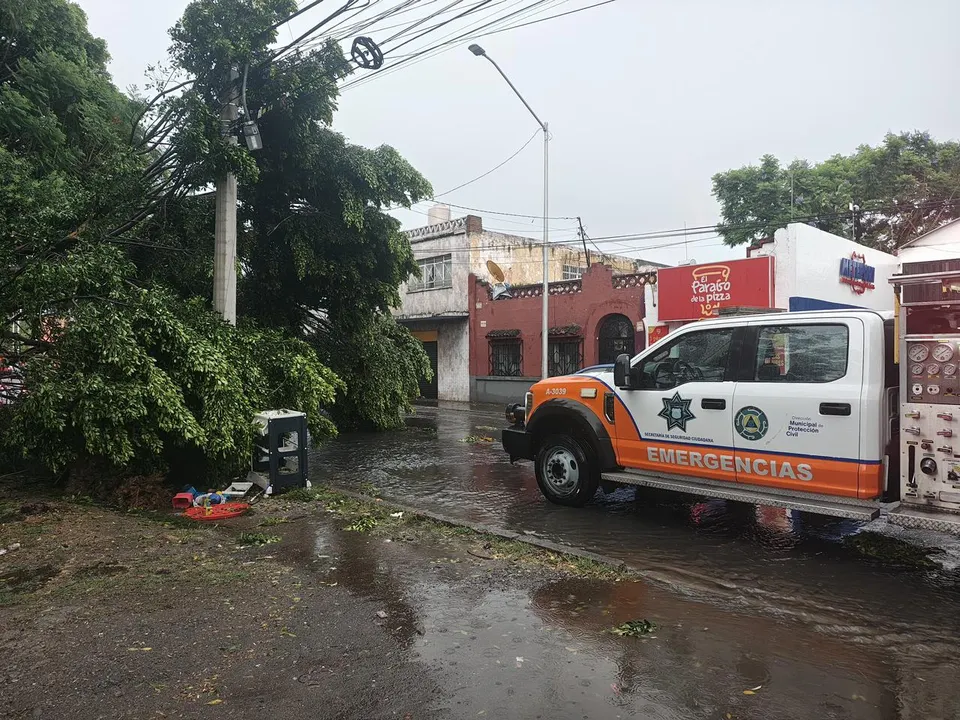 Atención por afectaciones lluvia y viento