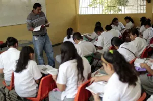 Alumnas de secundaria se prostituyen a cambio de celulares y por 20 ó 50 pesos