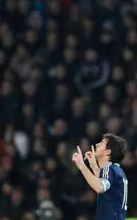 Leo Messi anota hat trick contra Suiza