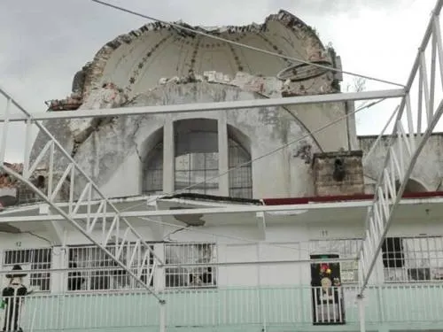 Se desploma cúpula de parroquia en la colonia Guerrero