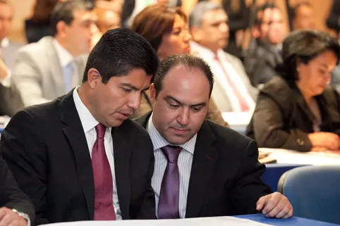 RMV y ERP entregan paquete de obras a diputados panistas