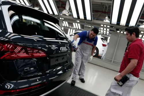 Descartan trabajadores una clausura a Audi; continúan turnos normales