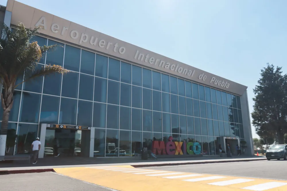 Armenta anuncia inversión de mil mdp para transformar aeropuerto de Puebla