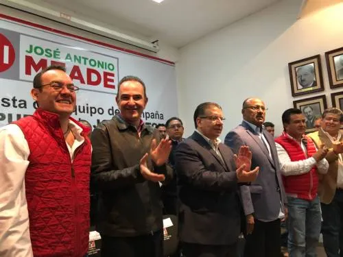 Carlos Barragán rinde protesta como coordinador en Puebla de la campaña de Meade