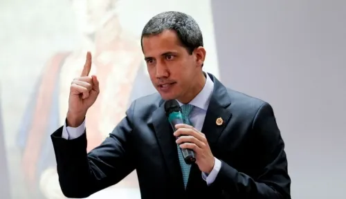 Investigan a Guaidó tras difundirse foto con grupo criminal ‘Los Rastrojos’