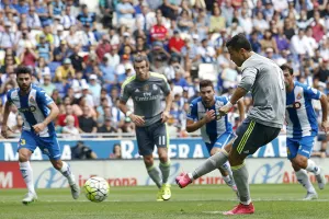 Cristiano Ronaldo explota la pólvora y marca cinco goles*