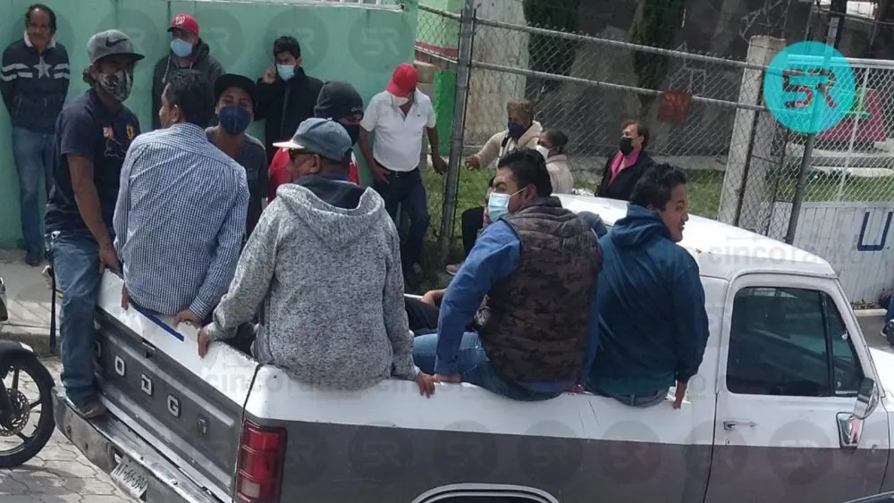 ¡Literal! Les “echan” el perro a votantes de Tlalancaleca para amedrentarlos