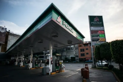 Profeco detecta gasolina con agua en estaciones de servicio