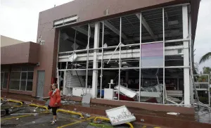 Huracán causa apagón de luz en La Paz y Los Cabos