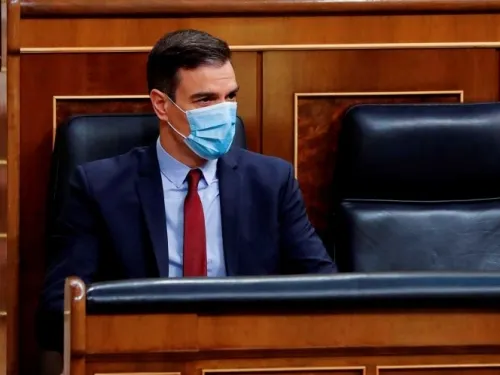 España alarga estado de alarma, en medio de polarización