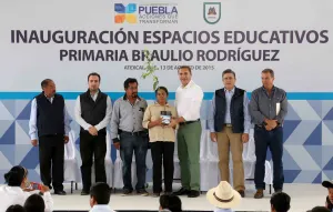 RMV inaugura espacios educativos en la Mixteca para combatir el rezago