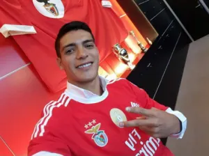 Raúl Jiménez, convocado por primera vez por el Benfica