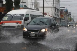 Chubascos y calor, latentes en todo Puebla