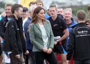 Kate Middleton reaparece con figura estilizada luego de bebé