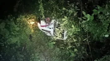 Accidente en Huauchinango: unidad de transporte público cae a ladera y deja 13 pasajeros hospitalizados