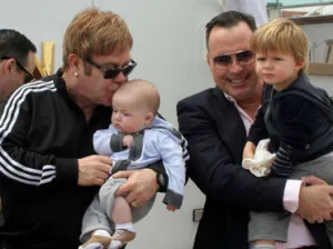 Elton John anunció que dará menos conciertos en el futuro