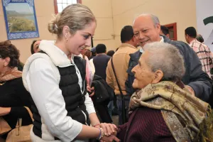 Recorre Isabel Allende municipios de las sierras Norte y Nororiental