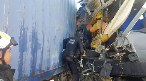 Dos muertos y siete lesionados deja choque en la zona de Audi