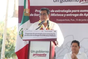 Favorece Sergio Salomón a productores de Acatlán y Huaquechula con sorgo