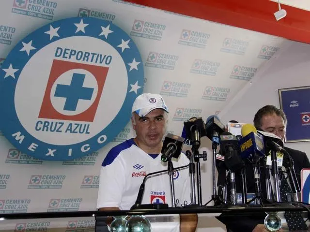 Presentan a Guillermo Vázquez como nuevo técnico de Cruz Azul