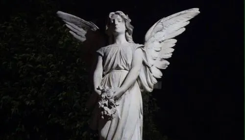 Con gran afluencia comienzan  los recorridos de arte funerario en el panteón municipal