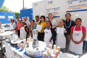 Encabezan dignificación de desayunadores en Molcaxac