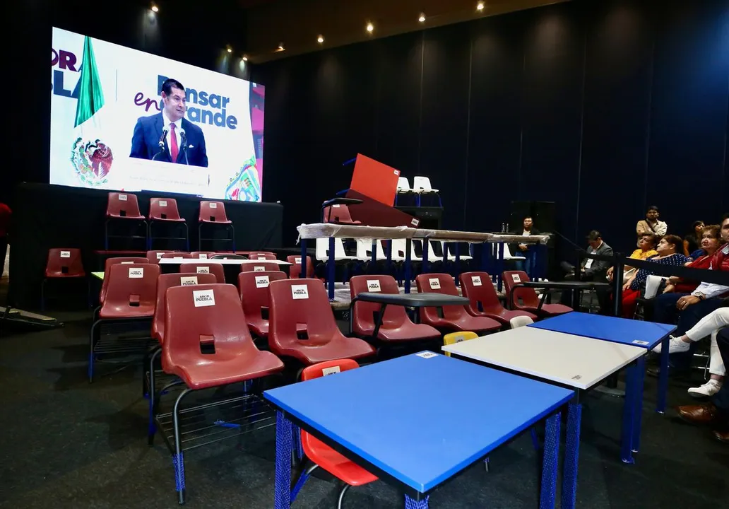 Armenta Entrega Mobiliario Aulas Didacticas
